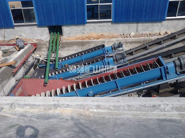 槽式洗礦機(jī)(圖1) 槽式洗礦機(jī)(圖1)