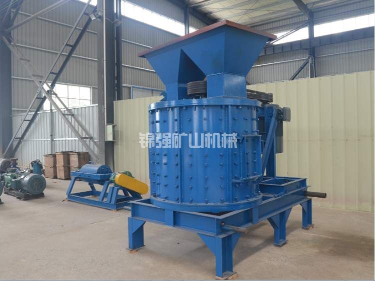 立式粉碎機(圖1) 立式粉碎機(圖1)