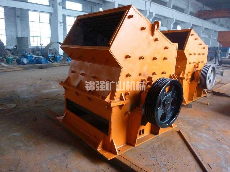 重錘式破碎機(jī)(圖2) 重錘式破碎機(jī)(圖2)