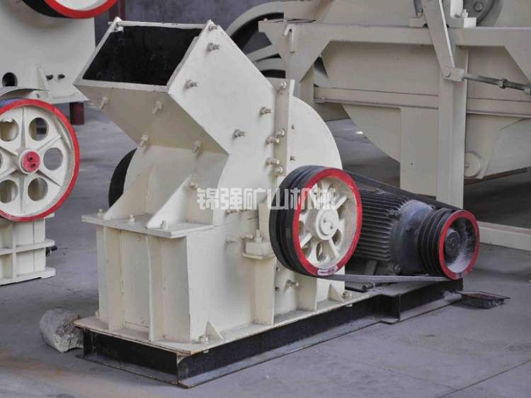 錘式破碎機(jī)(圖2) 錘式破碎機(jī)(圖2)